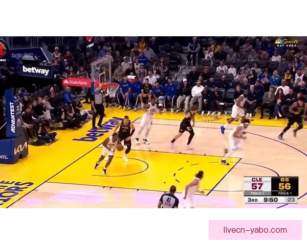 米切尔25分带领骑士复仇勇士锁定季后赛 哈登关键时刻19分助攻奠定胜局