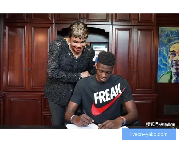 字母弟弟亚历克斯首秀圆梦上场体验令人难以置信